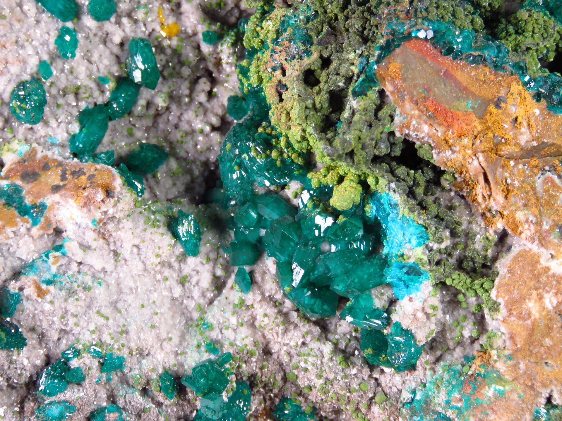 Mineral Paragenesis - Unraveling the Story of Mineral Formation