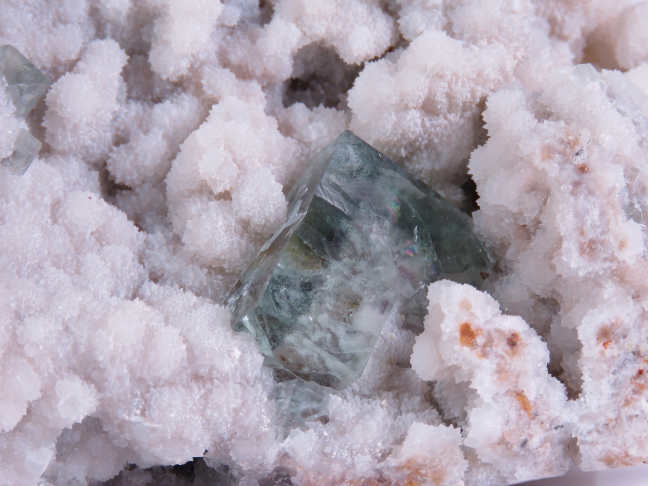 FLUORITE ON QUARTZ