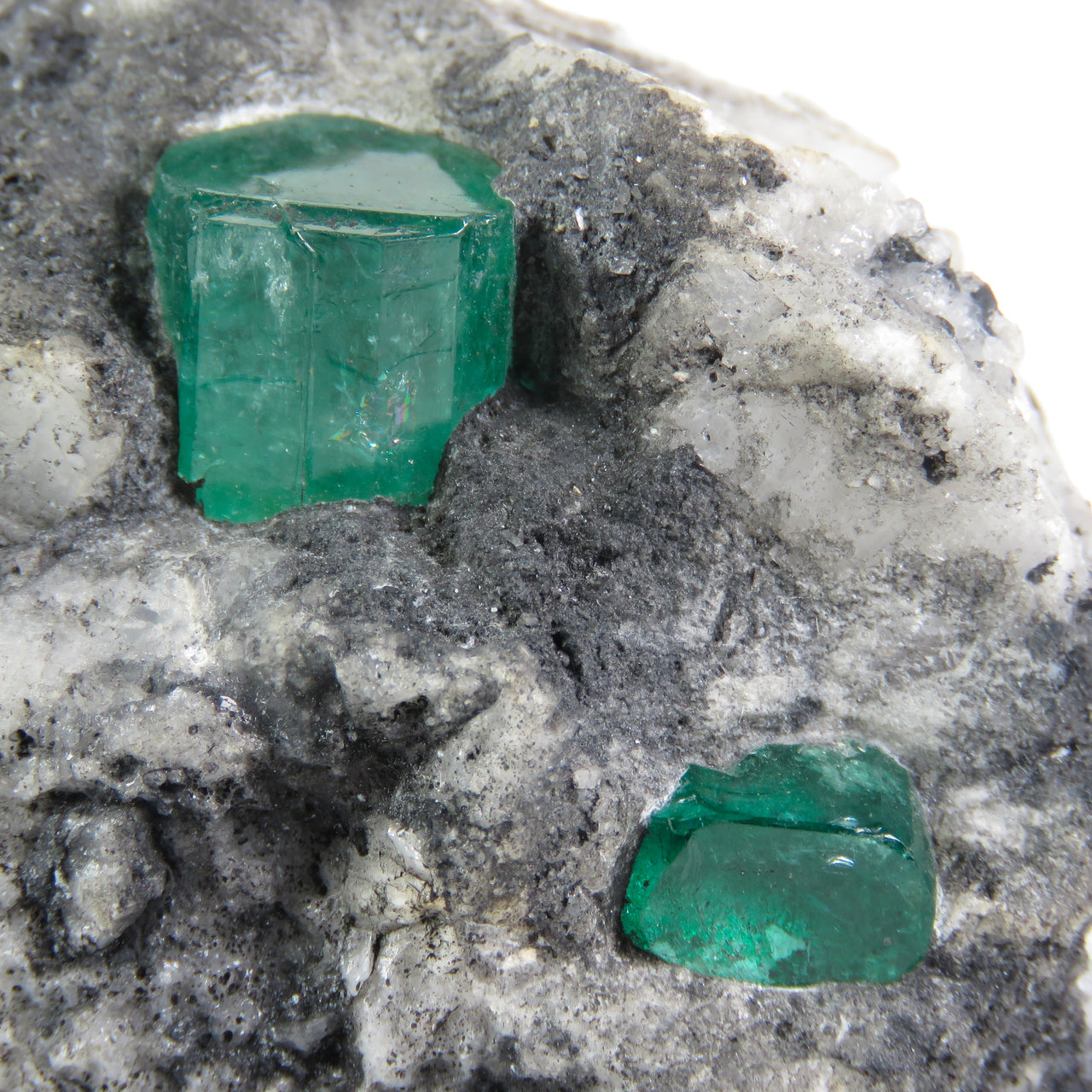BERYL VAR. EMERALD